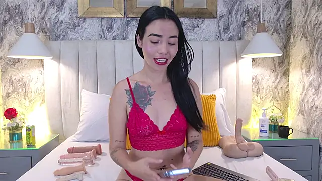 Sophie Vega online show from 06/10/26, 03:29