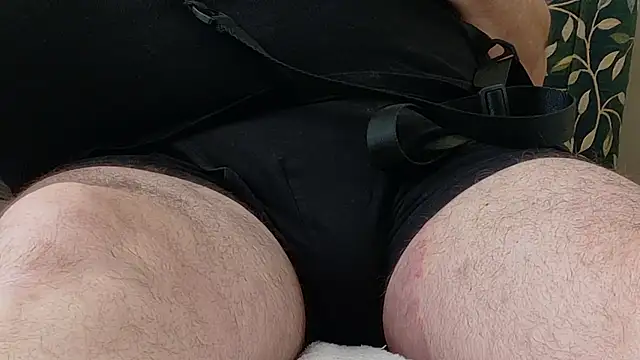 Snapshot of KinkCentral chatting on 05/09/26, 09:36 KinkCentral online show from 05/09/26, 09:36