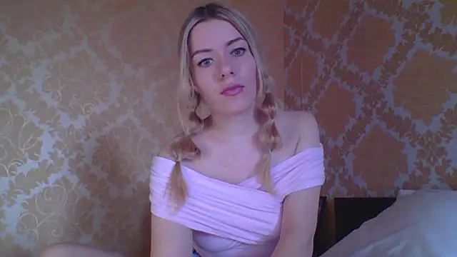 Softy Aura  online show from 05/14/26, 11:39