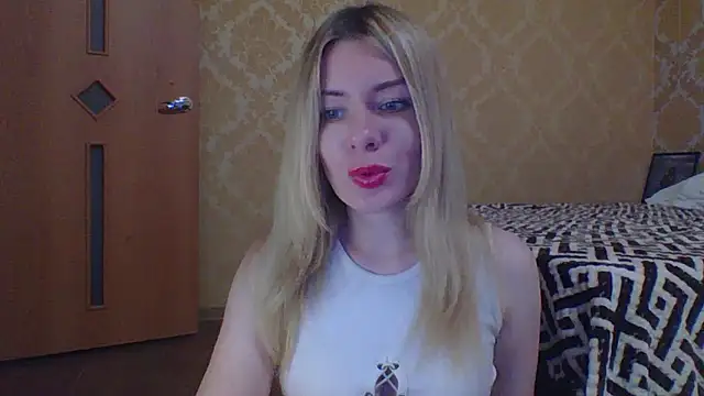 Softy Aura  online show from 05/19/26, 06:47