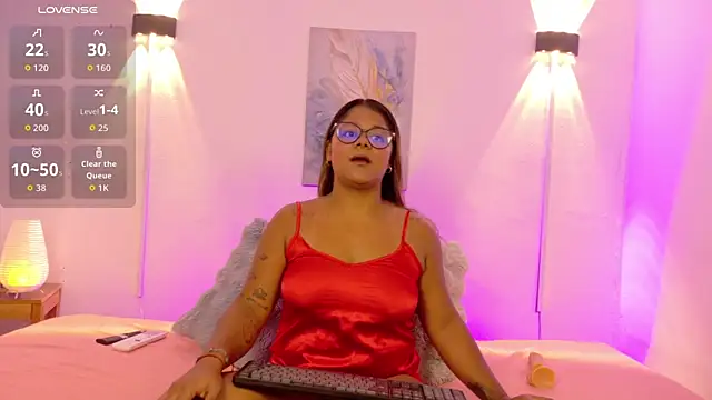 Snapshot of chelseea_bluey1 chatting on 04/26/26, 02:42 chelseea bluey1 online show from 04/26/26, 02:42