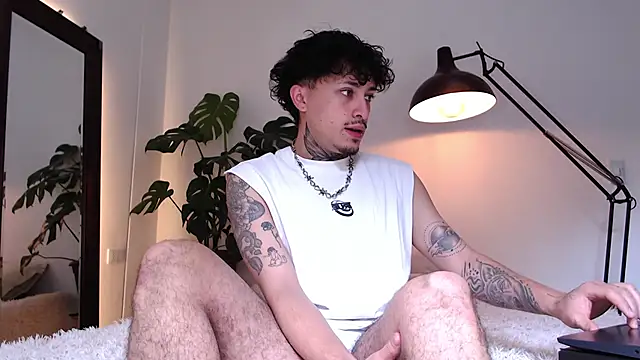 Snapshot of Steven_Navarro chatting on 04/24/26, 02:30 Steven Navarro online show from 04/24/26, 02:30