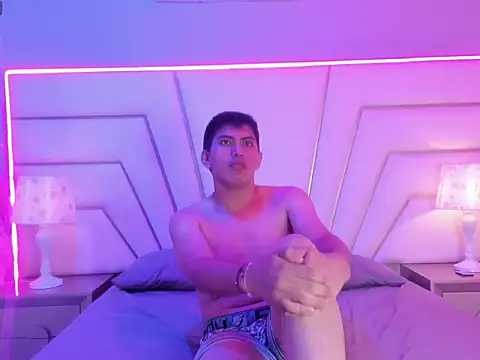 Snapshot of J_Dominius chatting on 04/27/26, 01:42 J Dominius online show from 04/27/26, 01:42