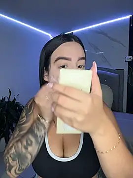 Snapshot of Lisa_brown01 chatting on 04/25/26, 11:13 Lisa brown01 online show from 04/25/26, 11:13