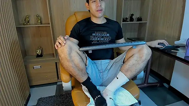 Snapshot of Derek_Voss chatting on 04/28/26, 11:48 Derek Voss online show from 04/28/26, 11:48