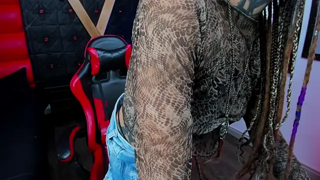 Snapshot of Lucy_Doll8 chatting on 04/25/26, 08:06 Lucy Doll8 online show from 04/25/26, 08:06