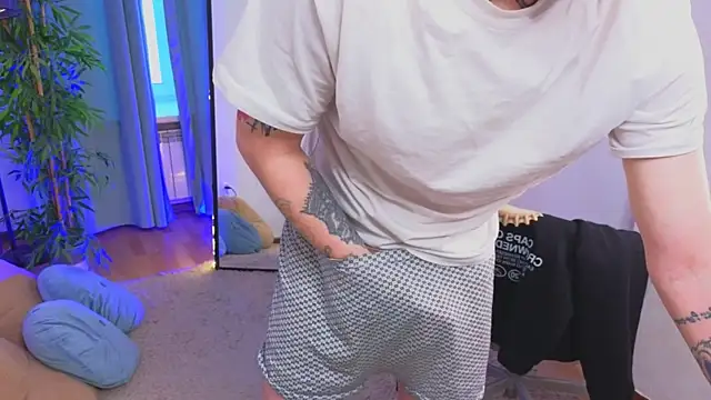 Snapshot of drillfi11 chatting on 04/24/26, 02:30 drillfi11 online show from 04/24/26, 02:30