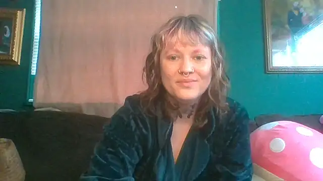 Snapshot of RosieSwitchBitch chatting on 05/03/26, 04:13 RosieSwitchBitch online show from 05/03/26, 04:13