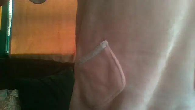 Snapshot of RosieSwitchBitch chatting on 05/04/26, 12:23 RosieSwitchBitch online show from 05/04/26, 12:23