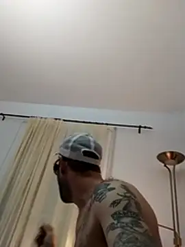 Snapshot of Genios101088 chatting on 04/24/26, 03:31 Genios101088 online show from 04/24/26, 03:31