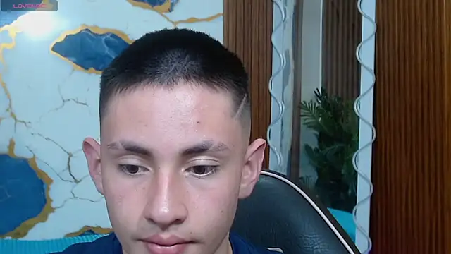 Snapshot of Andres_Tay chatting on 04/24/26, 06:27 Andres Tay online show from 04/24/26, 06:27