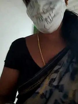 Snapshot of Tamil_Hot_HoneyBee chatting on 05/09/26, 11:26 Tamil Hot HoneyBee online show from 05/09/26, 11:26