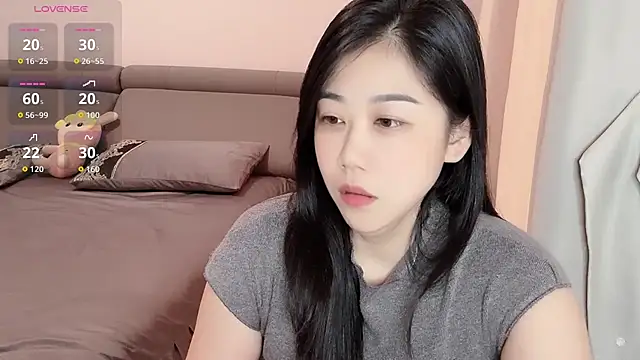 F-Yuwei online show from 06/11/26, 08:23