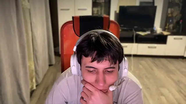 Snapshot of vialeras1 chatting on 04/24/26, 04:20 vialeras1 online show from 04/24/26, 04:20