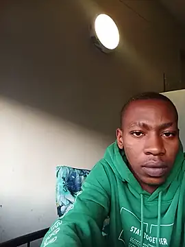 Snapshot of Mphoza0211 chatting on 06/11/26, 05:05 Mphoza0211 online show from 06/11/26, 05:05