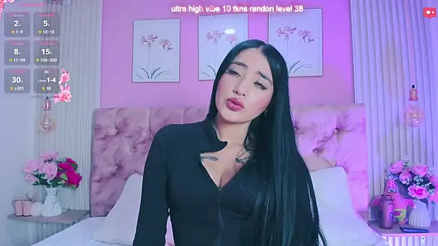 Snapshot of Ariana_west_ chatting on 06/01/26, 02:52 Ariana west online show from 06/01/26, 02:52