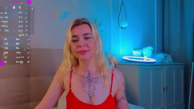 Snapshot of AveriRigby chatting on 06/16/26, 08:44 AveriRigby online show from 06/16/26, 08:44