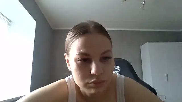  Linsyy ee  online show from 05/09/26, 09:25