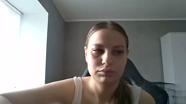 Linsyy ee  online show from 05/10/26, 09:36