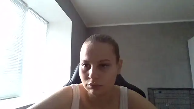  Linsyy ee  online show from 05/11/26, 03:18