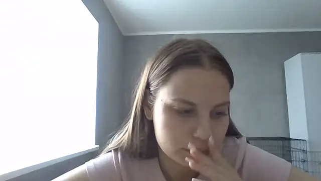  Linsyy ee  online show from 06/09/26, 10:27