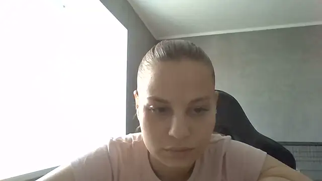  Linsyy ee  online show from 06/11/26, 10:24