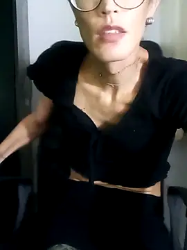 Snapshot of DelicadaSeduz chatting on 04/27/26, 01:14 DelicadaSeduz online show from 04/27/26, 01:14