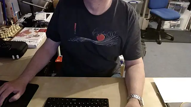 Snapshot of Harvey_321 chatting on 04/24/26, 11:07 Harvey 321 online show from 04/24/26, 11:07