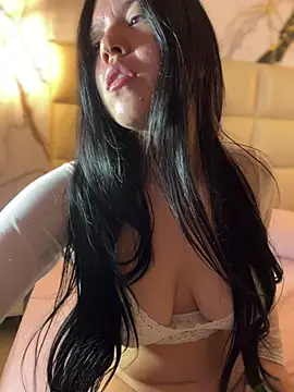Snapshot of Dhapnee chatting on 06/03/26, 02:33 Dhapnee online show from 06/03/26, 02:33