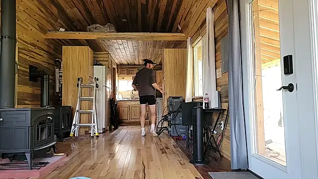 Snapshot of NakedCabinLife chatting on 04/24/26, 09:28 NakedCabinLife online show from 04/24/26, 09:28