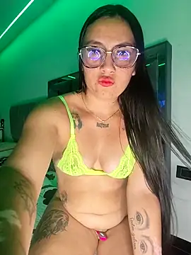 Snapshot of valeryrouse27 chatting on 04/27/26, 11:58 valeryrouse27 online show from 04/27/26, 11:58