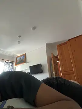 Snapshot of MrCa1 chatting on 04/25/26, 02:03 MrCa1 online show from 04/25/26, 02:03