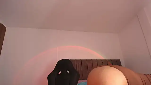 Snapshot of Nerea- chatting on 05/07/26, 01:11 Nerea- online show from 05/07/26, 01:11