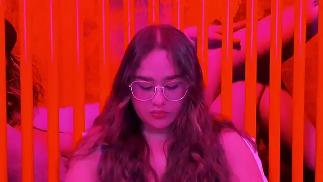 Snapshot of sharaa_miller chatting on 04/28/26, 12:53 sharaa miller online show from 04/28/26, 12:53