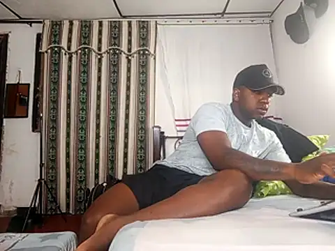 Snapshot of Hector-black chatting on 04/25/26, 03:42 Hector-black online show from 04/25/26, 03:42