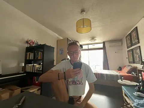 BlondieVelvet online show from 05/17/26, 07:32