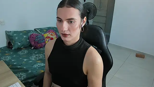  shantallskinny  online show from 06/13/26, 03:59