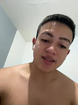 Snapshot of santiagoo_madrid chatting on 04/27/26, 02:53 santiagoo madrid online show from 04/27/26, 02:53