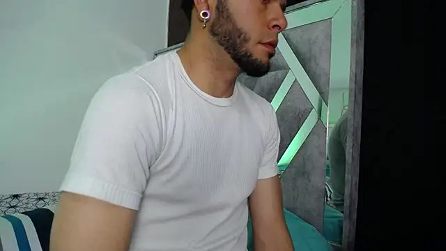 Snapshot of Mr_Domination1 chatting on 04/25/26, 07:00 Mr Domination1 online show from 04/25/26, 07:00