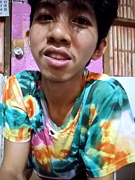 Snapshot of reynaldzzz chatting on 04/25/26, 06:38 reynaldzzz online show from 04/25/26, 06:38