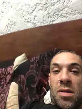 Snapshot of justef09 chatting on 05/18/26, 06:58 justef09 online show from 05/18/26, 06:58