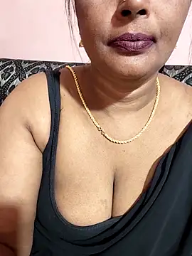 Snapshot of Sunitha-tamilponu chatting on 04/28/26, 06:46 Sunitha-tamilponu online show from 04/28/26, 06:46