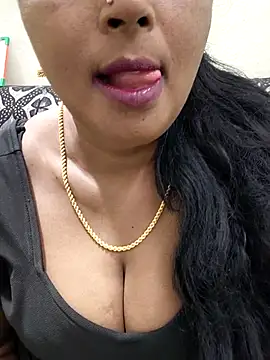 Snapshot of Sunitha-tamilponu chatting on 07/20/26, 09:12 Sunitha-tamilponu online show from 07/20/26, 09:12