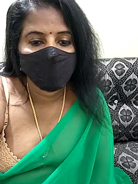 Snapshot of Sunitha-tamilponu chatting on 07/24/26, 03:54 Sunitha-tamilponu online show from 07/24/26, 03:54