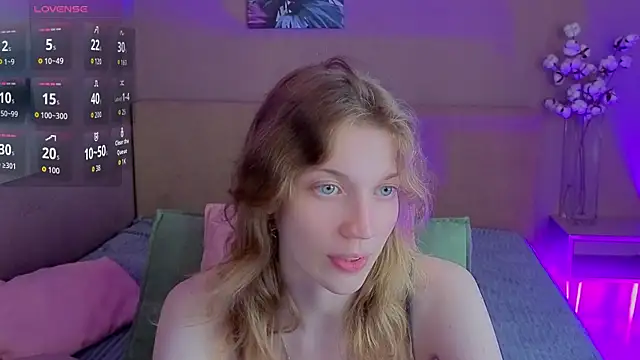 Snapshot of Emily_Cartex chatting on 07/17/26, 05:58 Emily Cartex online show from 07/17/26, 05:58
