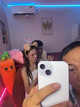 Snapshot of HDVIP999 chatting on 04/25/26, 08:39 HDVIP999 online show from 04/25/26, 08:39