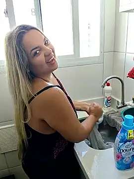 Snapshot of CasadaSafada_oficial chatting on 04/26/26, 03:53 CasadaSafada oficial online show from 04/26/26, 03:53