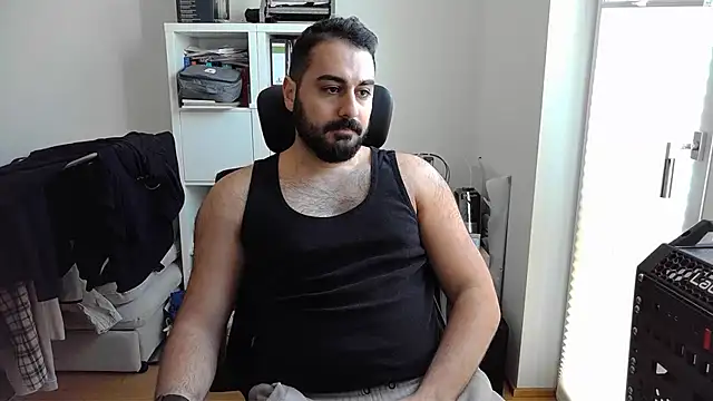 Snapshot of Voyagercam chatting on 04/25/26, 11:57 Voyagercam online show from 04/25/26, 11:57