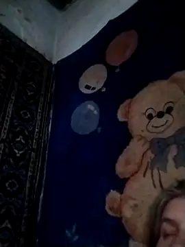 Snapshot of IrisMaris37 chatting on 04/27/26, 09:35 IrisMaris37 online show from 04/27/26, 09:35