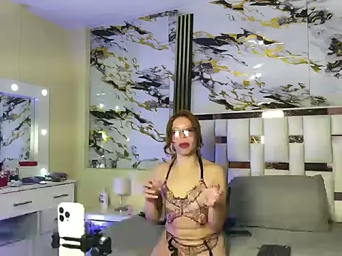 Snapshot of lyra-marco chatting on 04/26/26, 08:45 lyra-marco online show from 04/26/26, 08:45